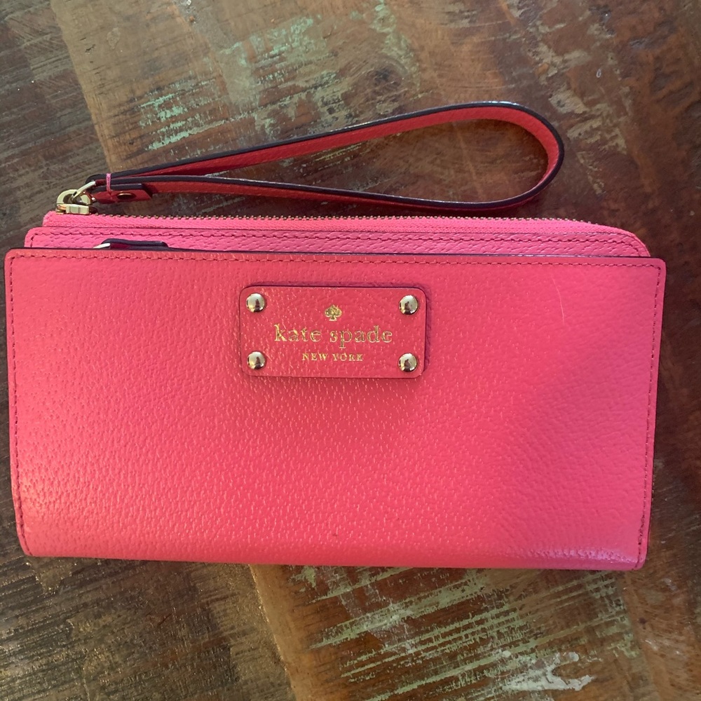 NWOT kate spade ♠️ Wellesley Layton wristlet